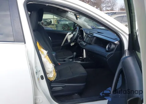 2017 Toyota Rav4 Le z USA, uszkodzony, nr VIN JTMZFREV4HJ132084